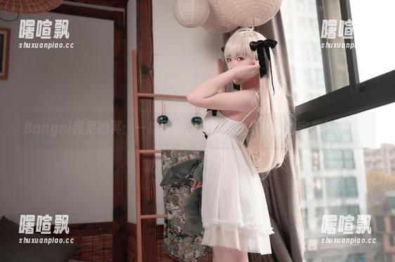 Bangni邦尼的冥：一组私拍作品，光线与黑暗的完美拉锯战。
