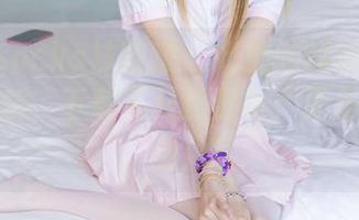 BoBoSocks袜啵啵 – 奶油的超诱人美图：薄肉丝，下载不只是浏览，更是心跳加速！
