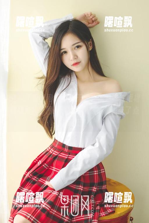 GIRLT果团网 - 不怕无圣光，尹意纯短裙照样妩媚，图片里的微风是不是也带了点小调皮？