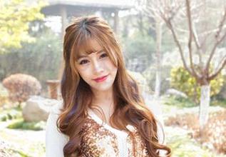 IMiss爱蜜社 – 今天的美图：LindaLinda与她的裤里丝在诉说什么秘密？