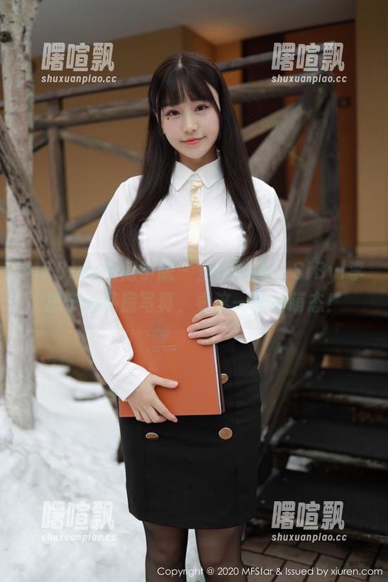 MFStar模范学院 - 圣诞特辑：SiByl李思宁的私房写真，看这一季的萌态！