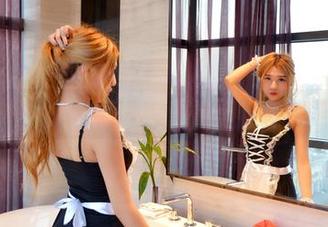 PANS写真 – 微妮与黑丝：写真里的叛逆与柔情并存