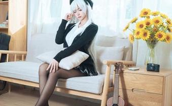Seya狮砸全套写真：谁说秘书不能时尚？来看看她的反击！