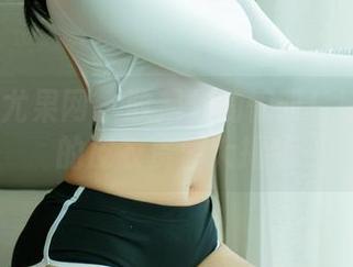 UGirls尤果网 – 收起你的惊叹！娜依灵儿的皮衣资源大揭秘