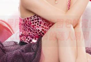 UGirls尤果网 – 私拍与图包的完美结合：毛COCO秘书的迷人瞬间