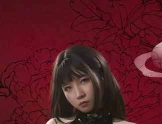 Uki雨季与风铃的奇妙约会：高清图片捕捉那些不经意的瞬间！