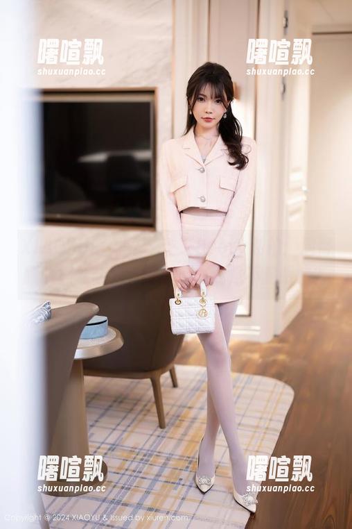 XIAOYU语画界 - 芝芝Booty私拍：翘臀朦胧黑丝合集，观后感：我是不是眼瞎？