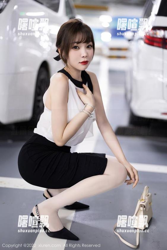 Xiuren秀人网 - 被Cherry绯月樱的浴缸照征服了？在线写真世界的新宠来啦！