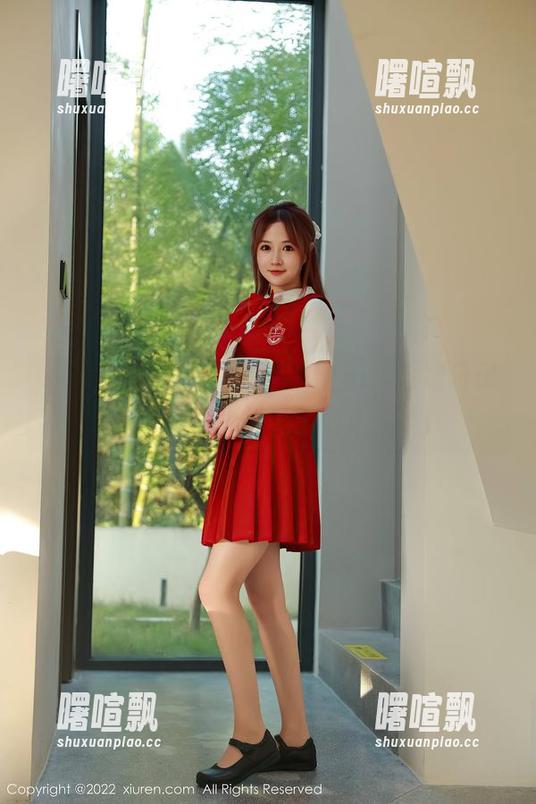 Xiuren秀人网 - 王乔恩Abby短裙日记：在线原图诉说她的时尚心声！