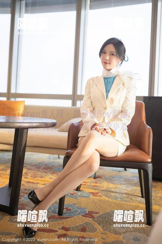 Xiuren秀人网 - 郑颖姗Bev制服：高清作品，光影交错间藏着多少小心思？
