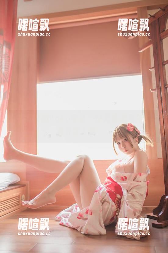 “浴缸里的Yoko宅夏：让无圣光与写真一起沉沉入梦”。
