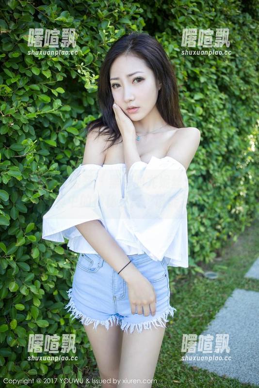 YouMi尤蜜荟 - 黑色的尤妮丝：一场高清写真中的神秘之舞，谁能抵挡？