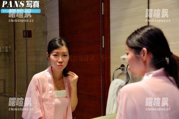 pans - 高清、黑丝与诗诗：每一寸都是梦的延续