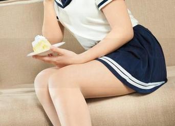 丽柜 – 佳怡泳池私房作品：快来围观这场水里的时尚秀！