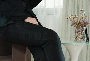 丽柜 – 兔子的心心互动：高清写真集，光线下的温暖瞬间