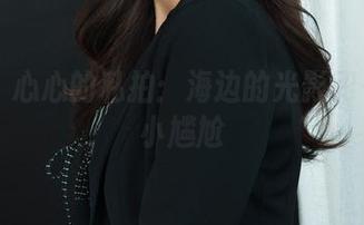 丽柜 – 心心的私拍：海边的光影和一点点小尴尬