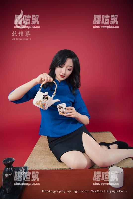 丽柜 - 心心的美足写真来袭：免费获取，包你心情大好