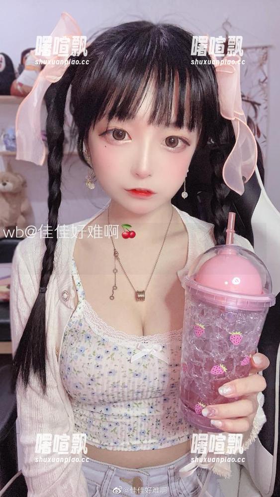 超级无敌浴缸套图！看佳佳酱ovo在泡澡时怎么变身水中精灵！
