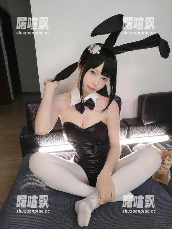让十万珍吱伏特为你揭开校园写真中的秘密