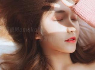 让我们走进南桃Momoko的美图精选，剧情中的调皮时刻等你来发掘！