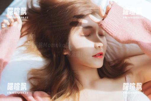 南桃Momoko 让我们走进南桃Momoko的美图精选,剧情中的调皮时刻等你来发掘!