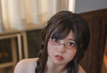 谁敢不爱?啊日日_Ganlory的小僵尸自拍精选写真,直接戳心底!