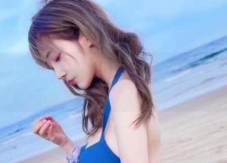这是啾小妍Deer的最新圣诞套图，快来见证她的魅力吧！