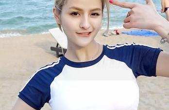 嗲囡囡 – 看过方绮言Ayaka的美脚原图，才知道什么叫‘脚的艺术’！