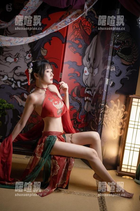坏露露香宝 坏露露香宝全集:黑丝萌妹,这样的样子真是太心动了!