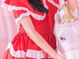 头条女神 – 金圣雪独特视角：办公室写真套图，工作和享受的平衡。