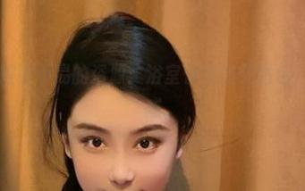 微密圈 – 得来不易的资源：浴室性感奶雯图包，湿润的诱惑
