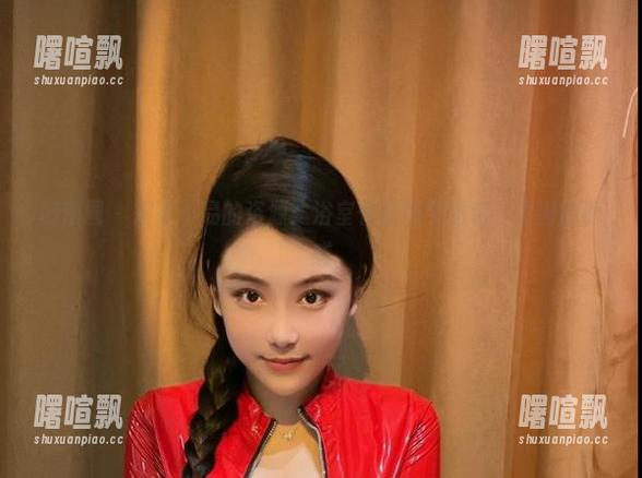 微密圈 - 得来不易的资源：浴室性感奶雯图包，湿润的诱惑