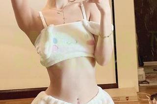 微密圈 – 妮是老虎的粉色内内,下载后感受小秘密的微妙氛围!