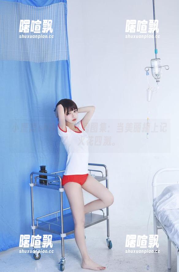 小鹿鹿shika的红裙图集：当美丽撞上记忆，火花四溅。