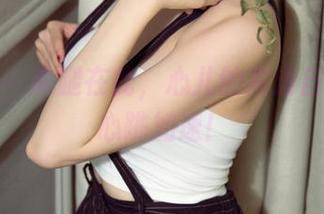 尤果网 – 美腿在此，心儿的高清自拍让人心跳加速！