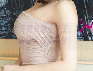 尤果网 – 当齐贝贝遇上女王，原图里的秘密让人忍俊不禁！