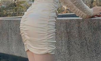 微密圈 – 看！徐莉芝Booty蓝色妖姬原图合集，感觉要被她的眼神融化了！