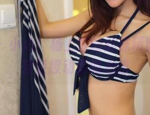 推女神 – 小心！杨上萱的丝袜精选套图，轻轻撩动你的心弦