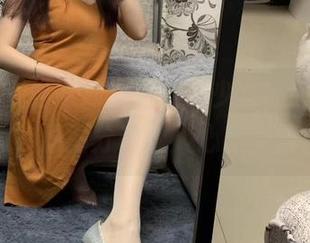 微密圈 – 当婚纱遇上提袜少女，感情竟如此奔放，原图分享让人心里一阵发烫。