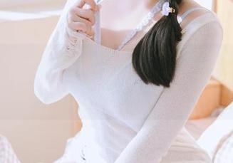 观看日奈娇的白纱衣，原图感受一下那种凌乱的美感。