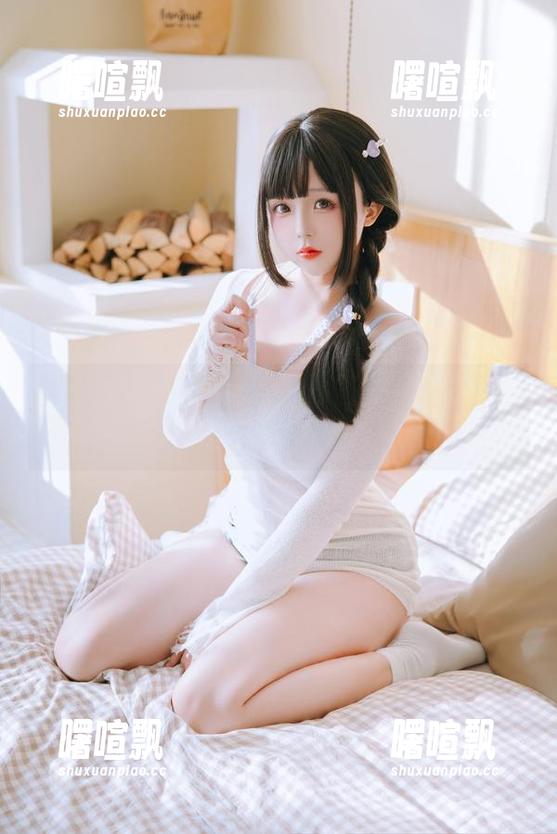 观看日奈娇的白纱衣，原图感受一下那种凌乱的美感。
