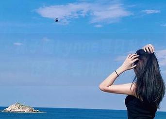 微密圈 – 林子喵Lynne夏日私拍：你能忍住不多看几眼吗？