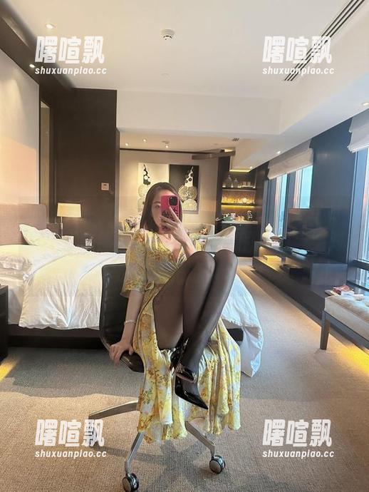 微密圈 - 果儿Victoria的漆皮女王写真集：分享那些让我“咳咳”的瞬间，绝对不是什么光滑的误会！