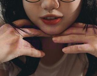 柒柒不可爱的教室写真：教室里的怪诞，一角落的灵魂出窍故事