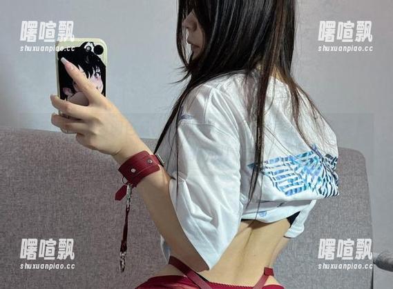 微密圈 - 黑白调色盘：桃沢樱呀最新作品更新，感受那些模糊的瞬间！
