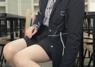 梦丝女神 – 雪馨的办公室图集：让人一秒出戏的工作日常