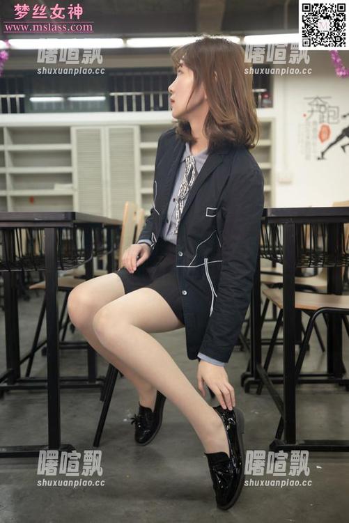 梦丝女神-雪馨 梦丝女神 - 雪馨的办公室图集:让人一秒出戏的工作日常