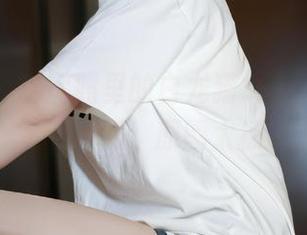 微密圈 – 私房照里的白龙猫女，温柔却又带点毒，原图太撩