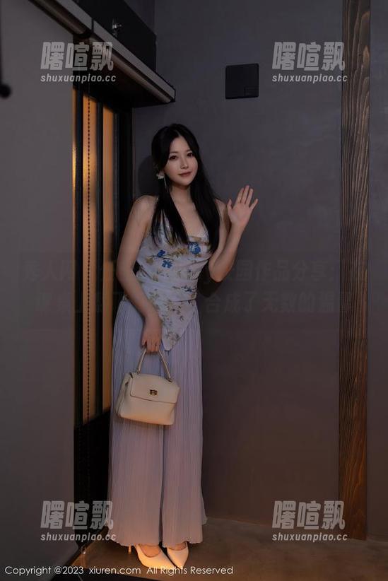秀人网-任莹樱Jenny 秀人网 - 任莹樱Jenny校园作品分享:在课桌上翻飞的阳光,合成了无数的温馨