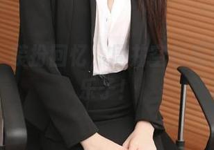 秀人网 – 装扮回忆，周井空校服资源里找乐子！
